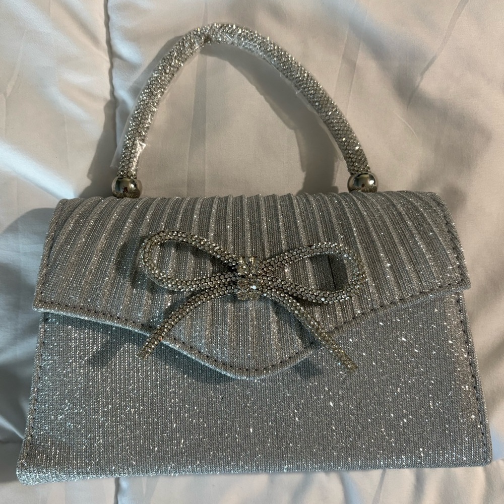2 Elegant Sparkly Handbags Venoline + Chunli